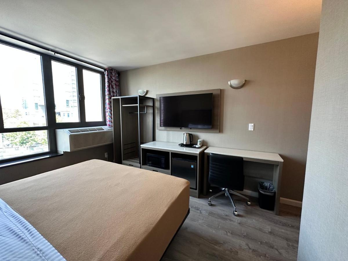 Regal Inn & Suites New York Laguardia Hotel Dış mekan fotoğraf
