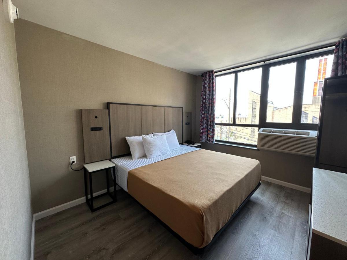 Regal Inn & Suites New York Laguardia Hotel Dış mekan fotoğraf