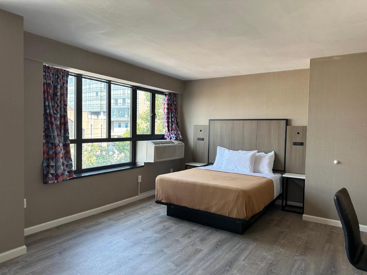 Regal Inn & Suites New York Laguardia Hotel Dış mekan fotoğraf